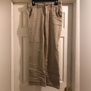 American Eagle Kakis, kick boot